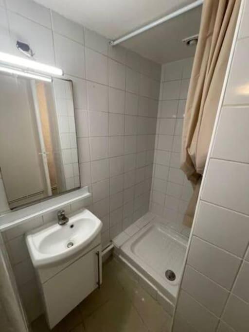 Grand Appartement - Montmartre - Republique - Anvers - 6 Pers Paris Exteriör bild